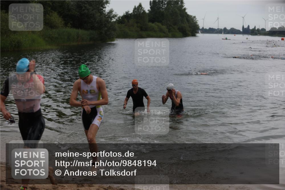 21.06.2026 - 29. Vierlanden-Triathlon Andreas Tolksdorf http://msf.ph/oto/9848194 21.06.2026 09:54:09 Schwimmen 311, 335, 378, 382 meine-sportfotos.de