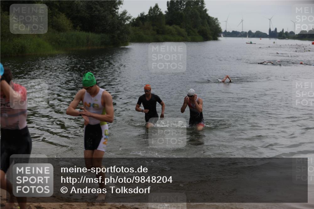 21.06.2026 - 29. Vierlanden-Triathlon Andreas Tolksdorf http://msf.ph/oto/9848204 21.06.2026 09:54:10 Schwimmen 311, 335, 378, 382 meine-sportfotos.de