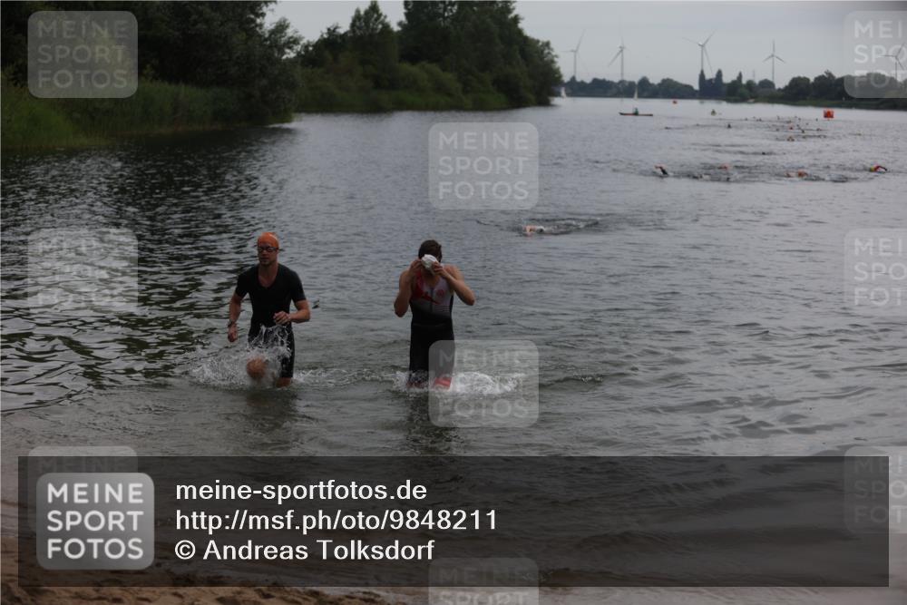 21.06.2026 - 29. Vierlanden-Triathlon Andreas Tolksdorf http://msf.ph/oto/9848211 21.06.2026 09:54:11 Schwimmen 311, 335, 378, 382 meine-sportfotos.de