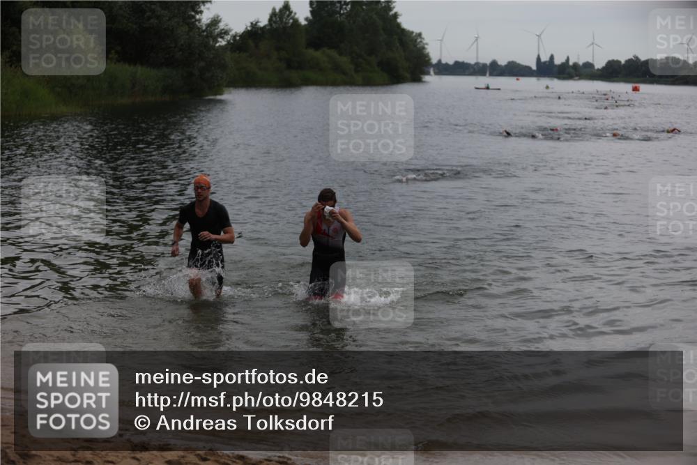 21.06.2026 - 29. Vierlanden-Triathlon Andreas Tolksdorf http://msf.ph/oto/9848215 21.06.2026 09:54:11 Schwimmen 311, 335, 378, 382 meine-sportfotos.de