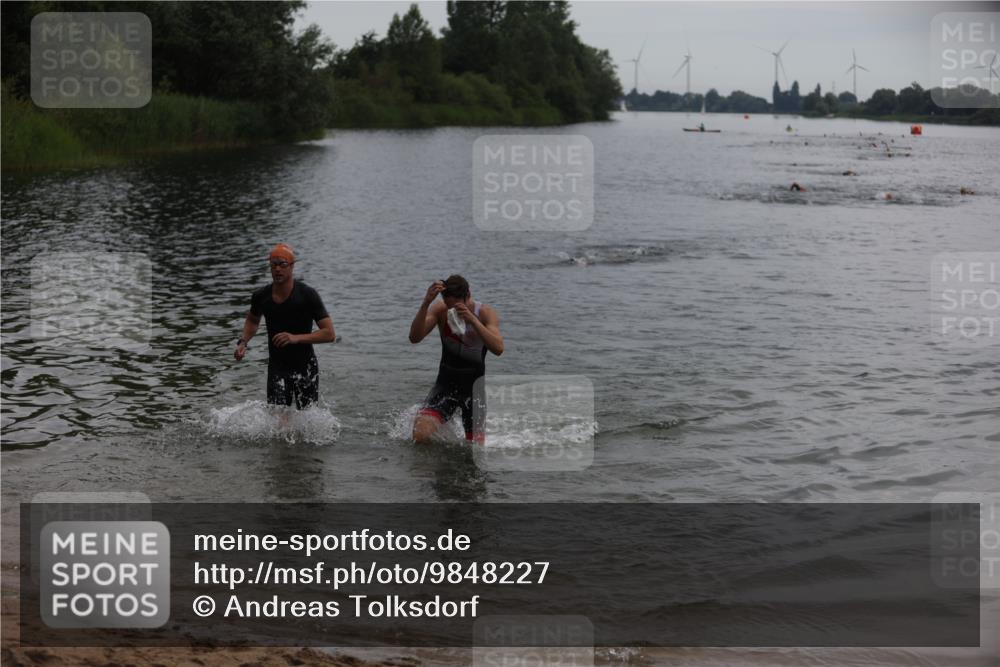 21.06.2026 - 29. Vierlanden-Triathlon Andreas Tolksdorf http://msf.ph/oto/9848227 21.06.2026 09:54:11 Schwimmen 311, 335, 378, 382 meine-sportfotos.de