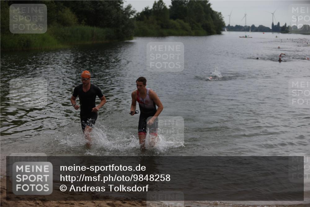 21.06.2026 - 29. Vierlanden-Triathlon Andreas Tolksdorf http://msf.ph/oto/9848258 21.06.2026 09:54:12 Schwimmen 311, 335, 378, 382 meine-sportfotos.de