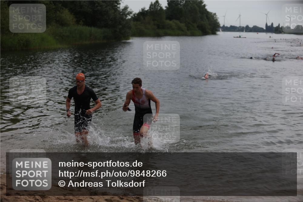 21.06.2026 - 29. Vierlanden-Triathlon Andreas Tolksdorf http://msf.ph/oto/9848266 21.06.2026 09:54:12 Schwimmen 311, 335, 378, 382 meine-sportfotos.de