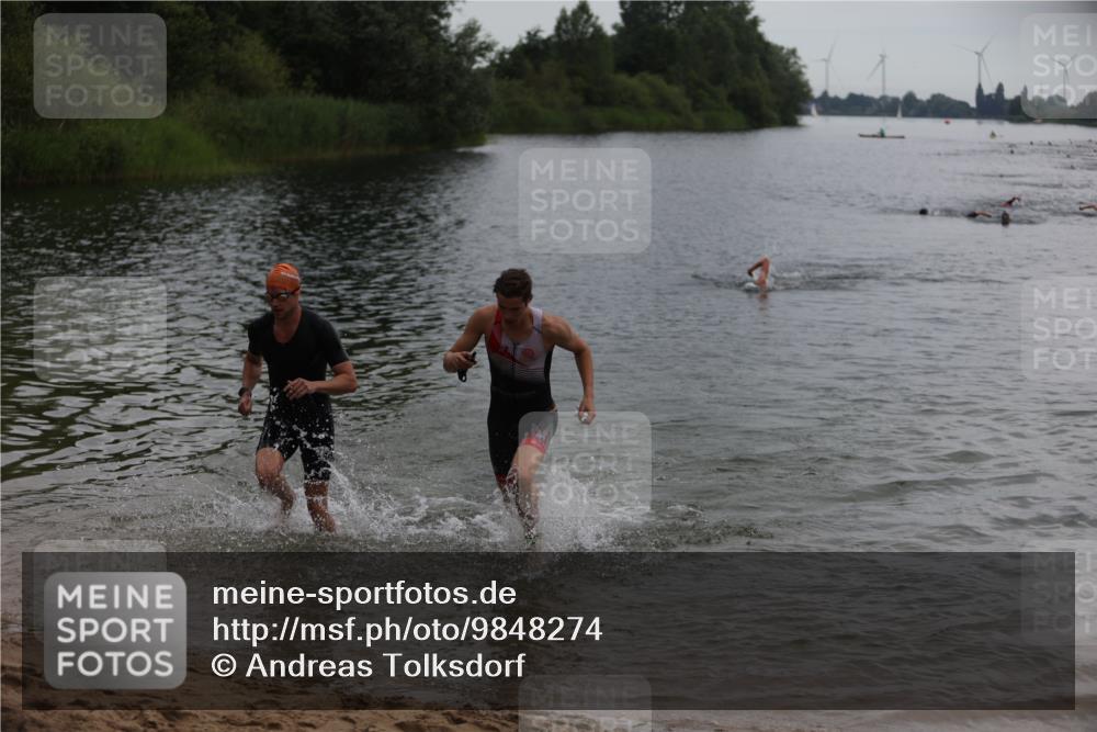 21.06.2026 - 29. Vierlanden-Triathlon Andreas Tolksdorf http://msf.ph/oto/9848274 21.06.2026 09:54:13 Schwimmen 311, 335, 378, 382 meine-sportfotos.de