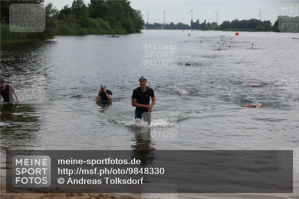 21.06.2026 - 29. Vierlanden-Triathlon Andreas Tolksdorf http://msf.ph/oto/9848330 21.06.2026 09:54:51 Schwimmen 339, 350, 362 meine-sportfotos.de