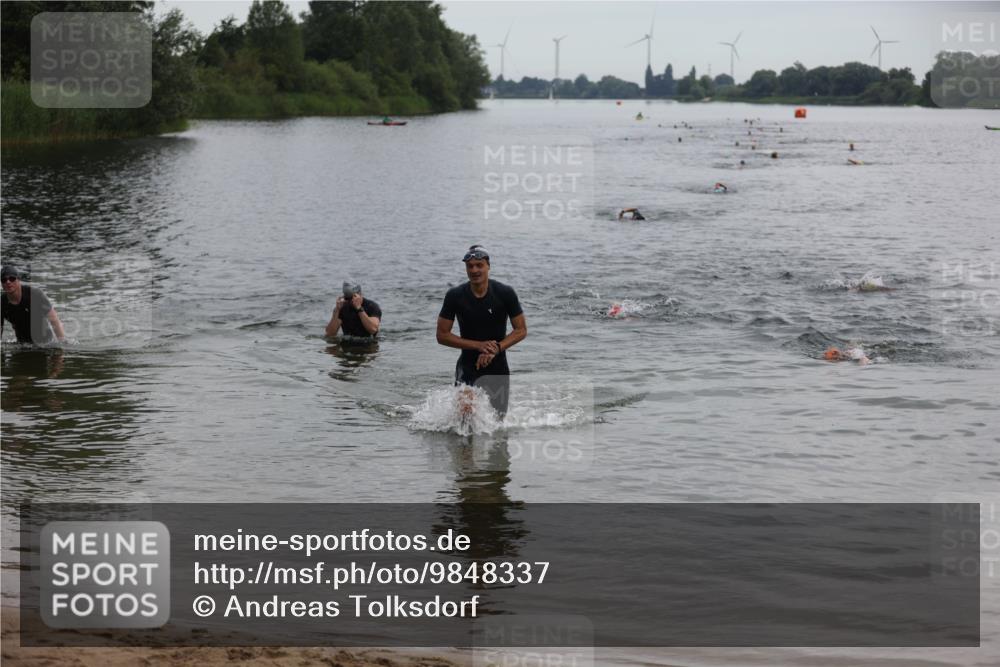 21.06.2026 - 29. Vierlanden-Triathlon Andreas Tolksdorf http://msf.ph/oto/9848337 21.06.2026 09:54:51 Schwimmen 339, 350, 362 meine-sportfotos.de