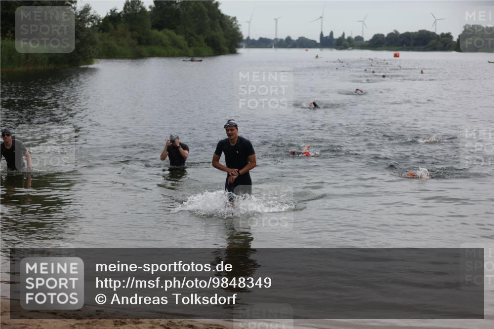 21.06.2026 - 29. Vierlanden-Triathlon Andreas Tolksdorf http://msf.ph/oto/9848349 21.06.2026 09:54:51 Schwimmen 339, 350, 362 meine-sportfotos.de
