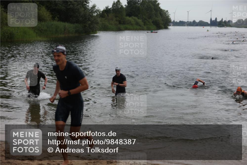 21.06.2026 - 29. Vierlanden-Triathlon Andreas Tolksdorf http://msf.ph/oto/9848387 21.06.2026 09:54:54 Schwimmen 324, 337, 339, 350, 362, 379 meine-sportfotos.de