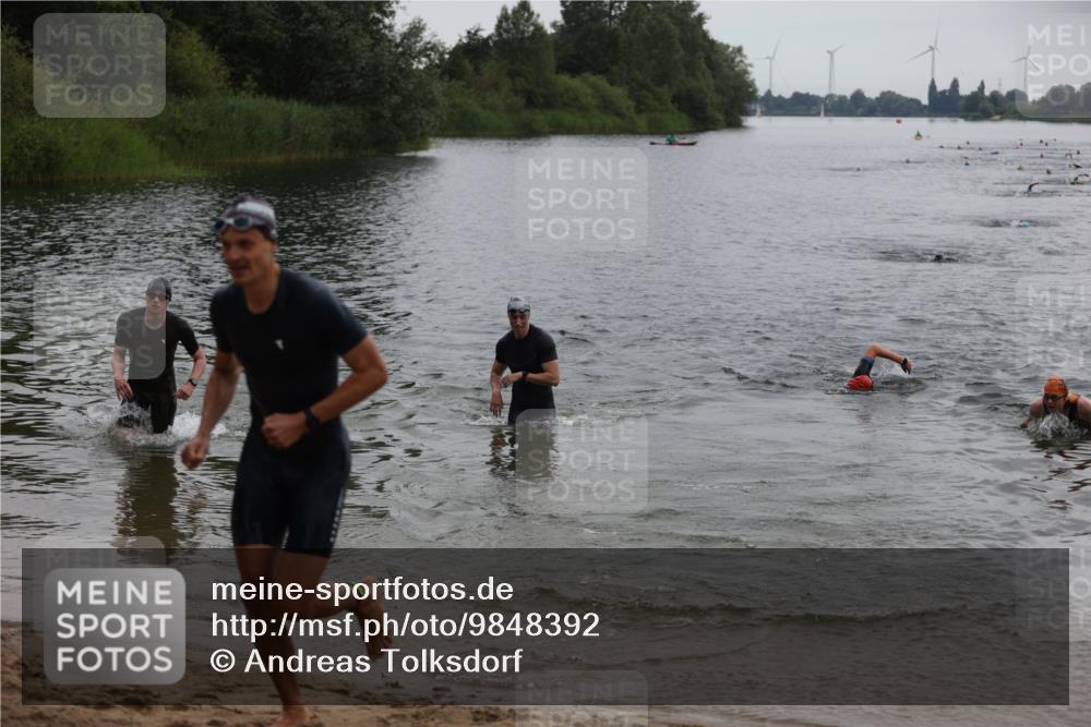 21.06.2026 - 29. Vierlanden-Triathlon Andreas Tolksdorf http://msf.ph/oto/9848392 21.06.2026 09:54:54 Schwimmen 324, 337, 339, 350, 362, 379 meine-sportfotos.de