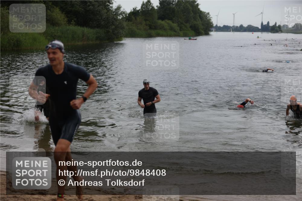 21.06.2026 - 29. Vierlanden-Triathlon Andreas Tolksdorf http://msf.ph/oto/9848408 21.06.2026 09:54:54 Schwimmen 324, 337, 339, 350, 362, 379 meine-sportfotos.de