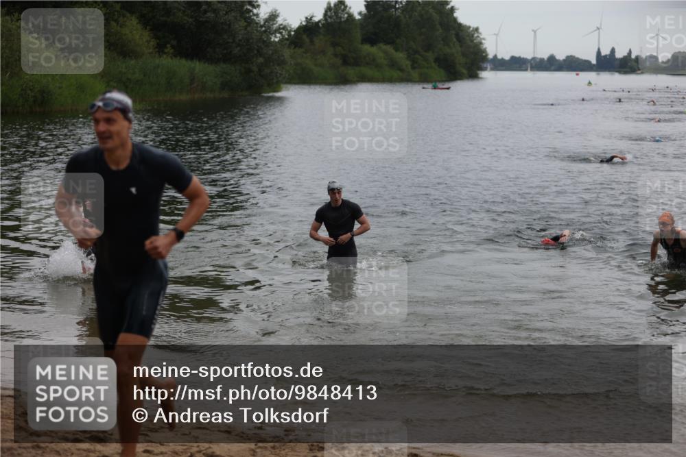 21.06.2026 - 29. Vierlanden-Triathlon Andreas Tolksdorf http://msf.ph/oto/9848413 21.06.2026 09:54:54 Schwimmen 324, 337, 339, 350, 362, 379 meine-sportfotos.de