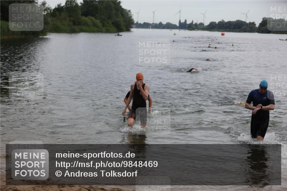 21.06.2026 - 29. Vierlanden-Triathlon Andreas Tolksdorf http://msf.ph/oto/9848469 21.06.2026 09:54:59 Schwimmen 324, 337, 350, 362, 367, 379 meine-sportfotos.de