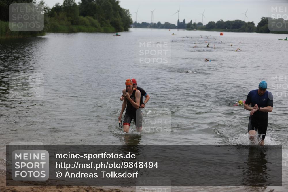 21.06.2026 - 29. Vierlanden-Triathlon Andreas Tolksdorf http://msf.ph/oto/9848494 21.06.2026 09:54:59 Schwimmen 324, 337, 350, 362, 367, 379 meine-sportfotos.de