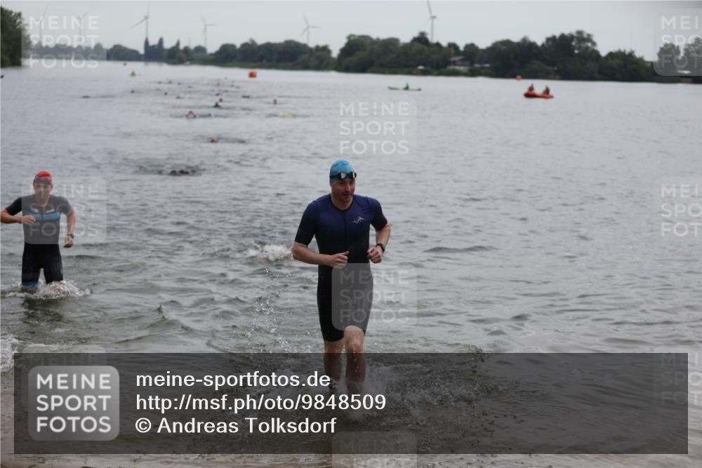 21.06.2026 - 29. Vierlanden-Triathlon Andreas Tolksdorf http://msf.ph/oto/9848509 21.06.2026 09:55:01 Schwimmen 324, 337, 350, 362, 367, 379 meine-sportfotos.de