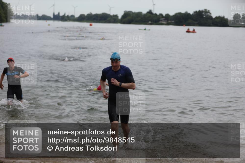 21.06.2026 - 29. Vierlanden-Triathlon Andreas Tolksdorf http://msf.ph/oto/9848545 21.06.2026 09:55:01 Schwimmen 324, 337, 350, 362, 367, 379 meine-sportfotos.de