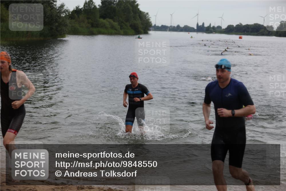 21.06.2026 - 29. Vierlanden-Triathlon Andreas Tolksdorf http://msf.ph/oto/9848550 21.06.2026 09:55:02 Schwimmen 324, 337, 350, 362, 367, 379 meine-sportfotos.de