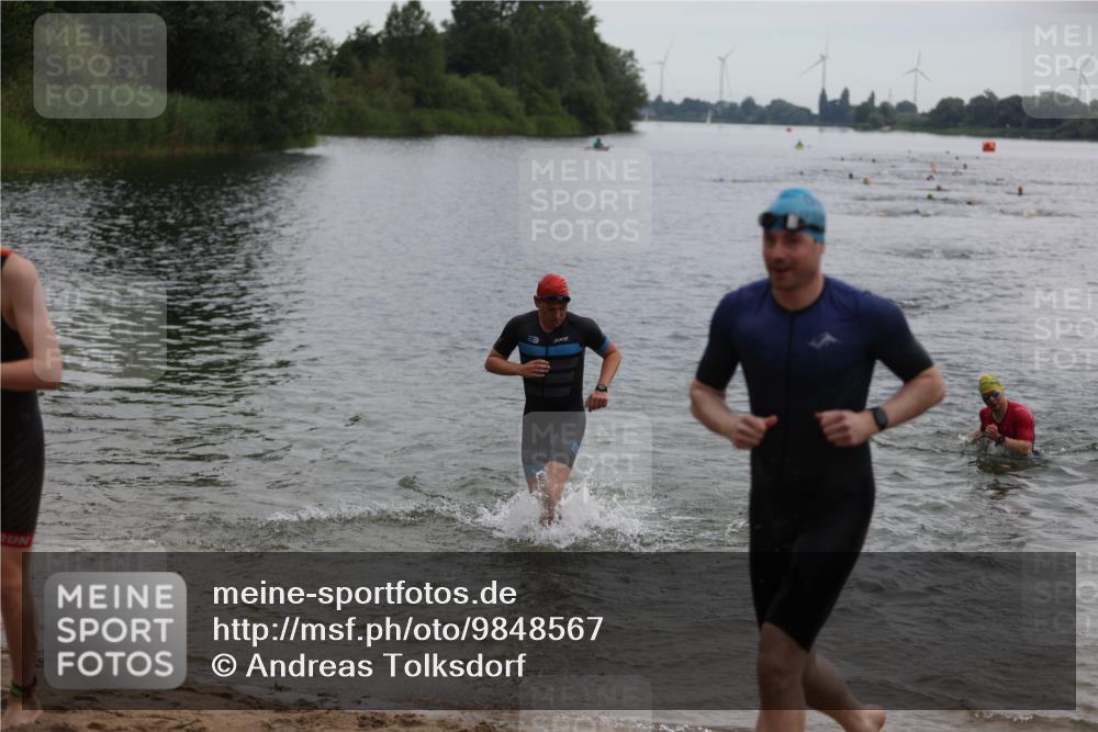 21.06.2026 - 29. Vierlanden-Triathlon Andreas Tolksdorf http://msf.ph/oto/9848567 21.06.2026 09:55:03 Schwimmen 324, 337, 350, 362, 367, 379 meine-sportfotos.de