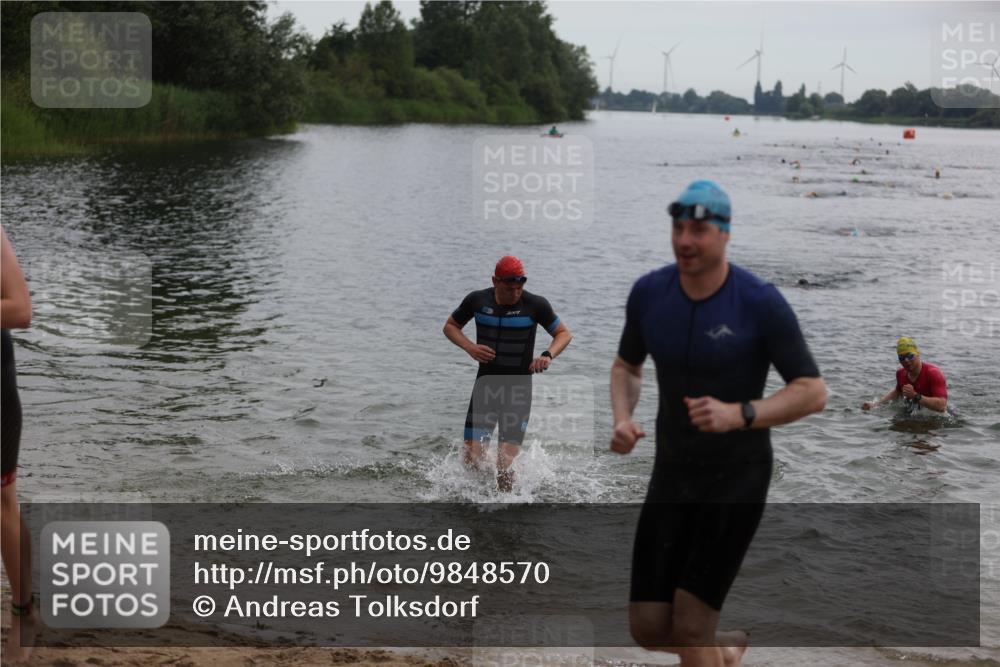 21.06.2026 - 29. Vierlanden-Triathlon Andreas Tolksdorf http://msf.ph/oto/9848570 21.06.2026 09:55:03 Schwimmen 324, 337, 350, 362, 367, 379 meine-sportfotos.de