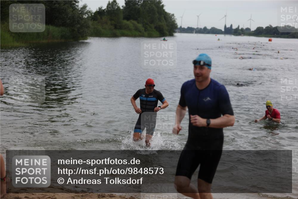 21.06.2026 - 29. Vierlanden-Triathlon Andreas Tolksdorf http://msf.ph/oto/9848573 21.06.2026 09:55:03 Schwimmen 324, 337, 350, 362, 367, 379 meine-sportfotos.de