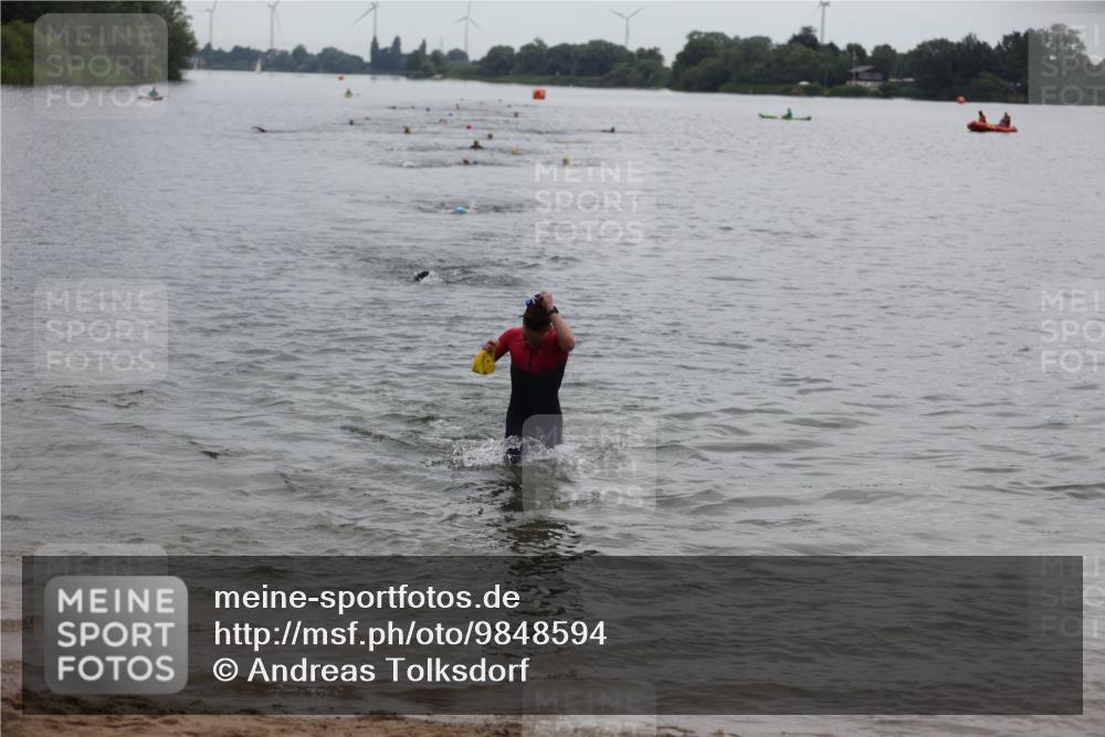 21.06.2026 - 29. Vierlanden-Triathlon Andreas Tolksdorf http://msf.ph/oto/9848594 21.06.2026 09:55:05 Schwimmen 324, 337, 367, 379 meine-sportfotos.de