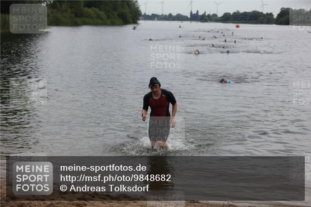 21.06.2026 - 29. Vierlanden-Triathlon Andreas Tolksdorf http://msf.ph/oto/9848682 21.06.2026 09:55:21 Schwimmen 323 meine-sportfotos.de