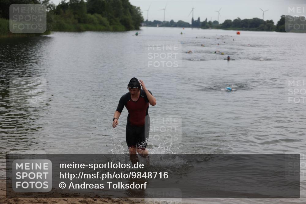21.06.2026 - 29. Vierlanden-Triathlon Andreas Tolksdorf http://msf.ph/oto/9848716 21.06.2026 09:55:22 Schwimmen 323 meine-sportfotos.de