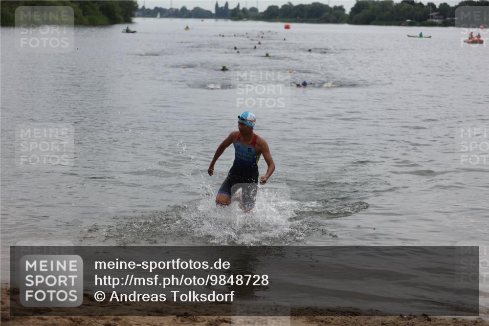 21.06.2026 - 29. Vierlanden-Triathlon Andreas Tolksdorf http://msf.ph/oto/9848728 21.06.2026 09:55:36 Schwimmen 376 meine-sportfotos.de