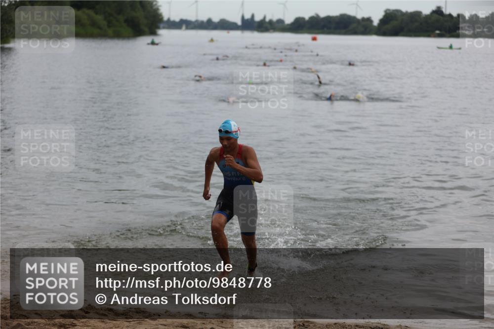 21.06.2026 - 29. Vierlanden-Triathlon Andreas Tolksdorf http://msf.ph/oto/9848778 21.06.2026 09:55:36 Schwimmen 376 meine-sportfotos.de