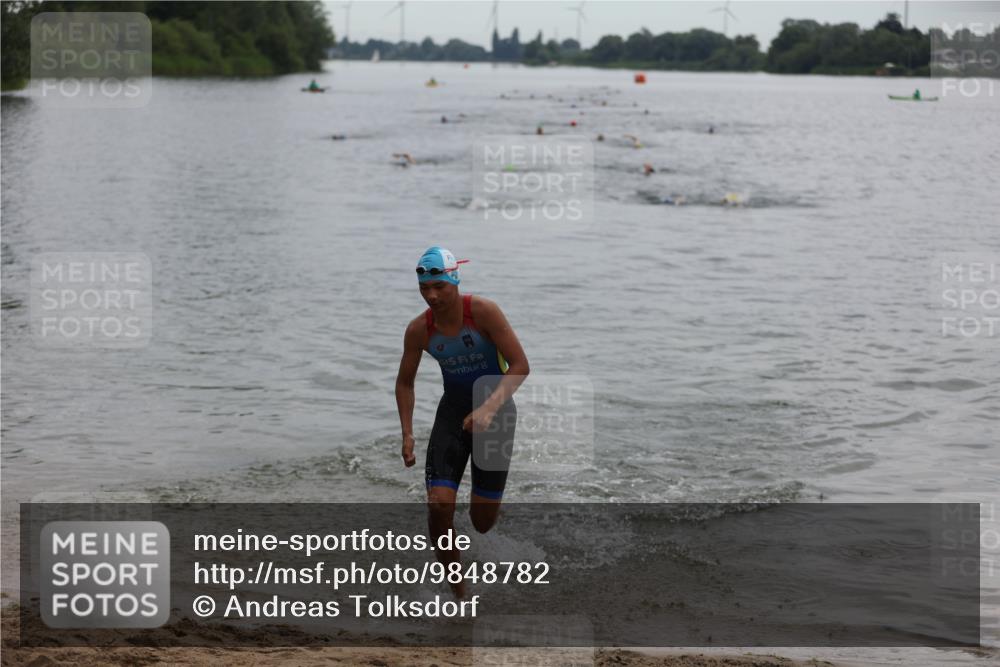 21.06.2026 - 29. Vierlanden-Triathlon Andreas Tolksdorf http://msf.ph/oto/9848782 21.06.2026 09:55:37 Schwimmen 376 meine-sportfotos.de
