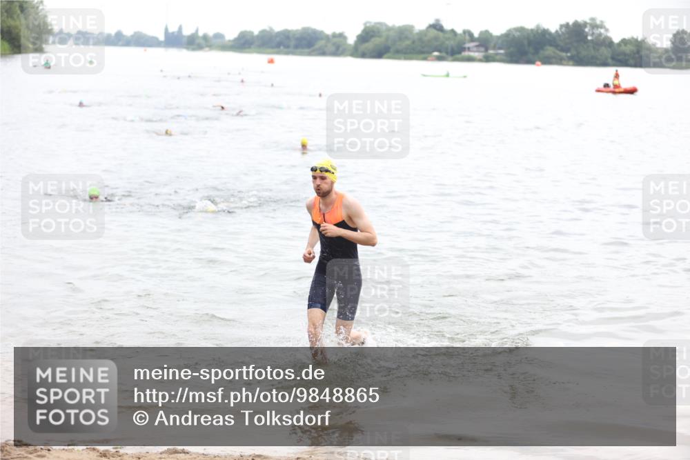 21.06.2026 - 29. Vierlanden-Triathlon Andreas Tolksdorf http://msf.ph/oto/9848865 21.06.2026 09:56:07 Schwimmen 308, 329, 381, 389 meine-sportfotos.de