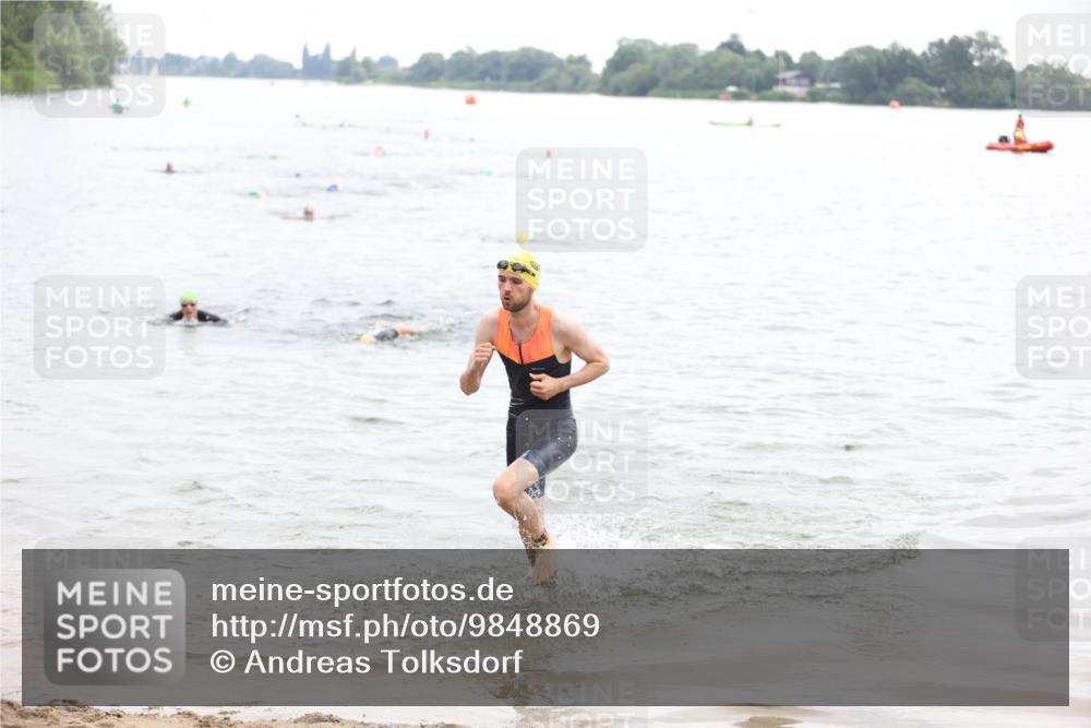 21.06.2026 - 29. Vierlanden-Triathlon Andreas Tolksdorf http://msf.ph/oto/9848869 21.06.2026 09:56:07 Schwimmen 308, 329, 381, 389 meine-sportfotos.de