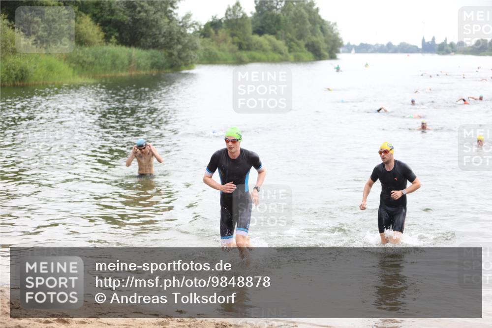 21.06.2026 - 29. Vierlanden-Triathlon Andreas Tolksdorf http://msf.ph/oto/9848878 21.06.2026 09:56:17 Schwimmen 308, 332 meine-sportfotos.de