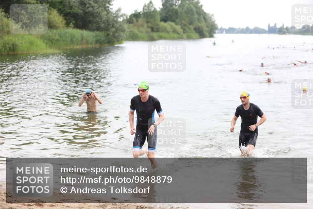 21.06.2026 - 29. Vierlanden-Triathlon Andreas Tolksdorf http://msf.ph/oto/9848879 21.06.2026 09:56:17 Schwimmen 308, 332 meine-sportfotos.de