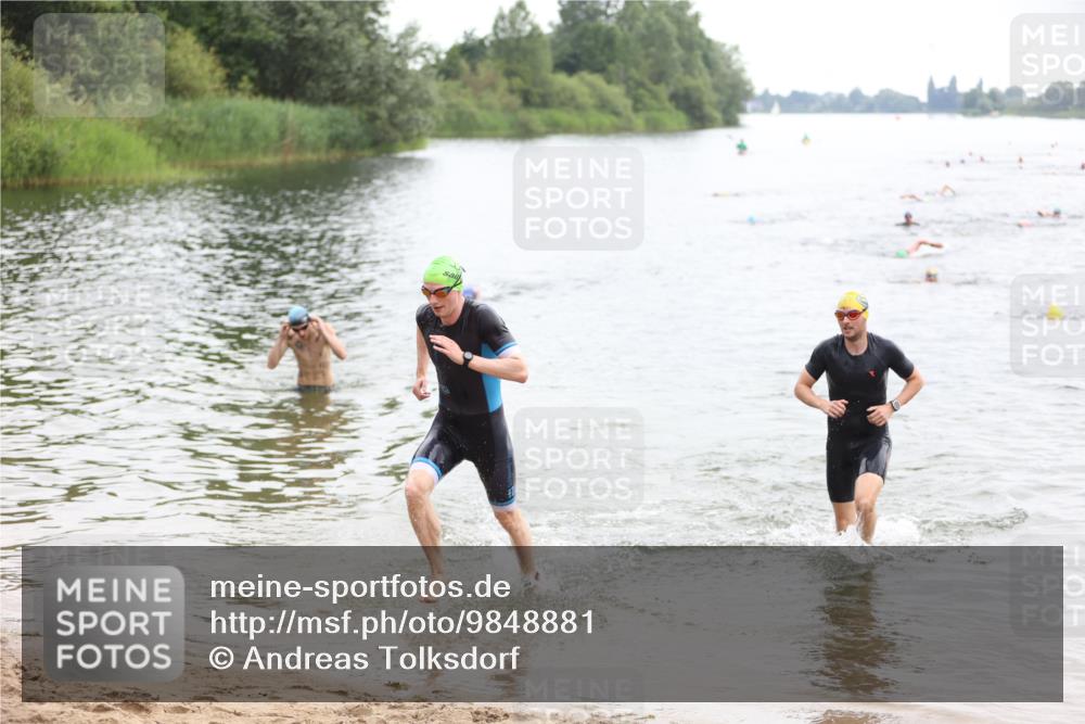 21.06.2026 - 29. Vierlanden-Triathlon Andreas Tolksdorf http://msf.ph/oto/9848881 21.06.2026 09:56:17 Schwimmen 308, 332 meine-sportfotos.de