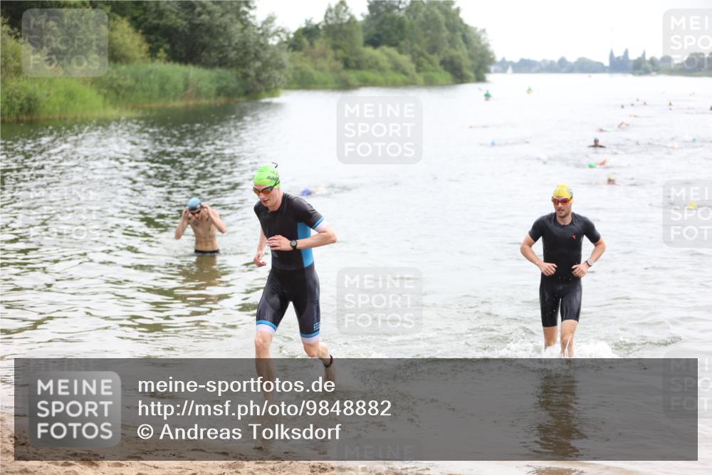 21.06.2026 - 29. Vierlanden-Triathlon Andreas Tolksdorf http://msf.ph/oto/9848882 21.06.2026 09:56:17 Schwimmen 308, 332 meine-sportfotos.de