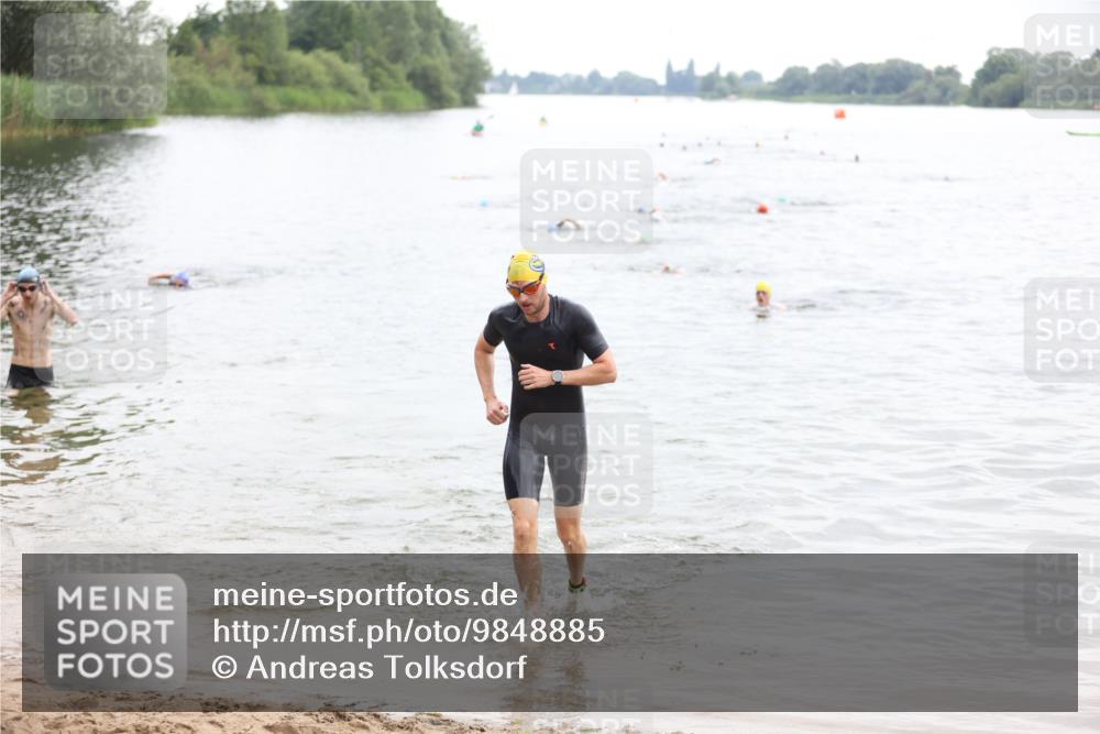 21.06.2026 - 29. Vierlanden-Triathlon Andreas Tolksdorf http://msf.ph/oto/9848885 21.06.2026 09:56:19 Schwimmen 308, 332, 354 meine-sportfotos.de