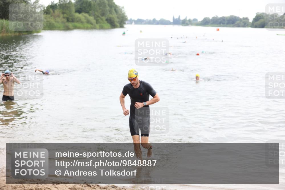 21.06.2026 - 29. Vierlanden-Triathlon Andreas Tolksdorf http://msf.ph/oto/9848887 21.06.2026 09:56:19 Schwimmen 308, 332, 354 meine-sportfotos.de