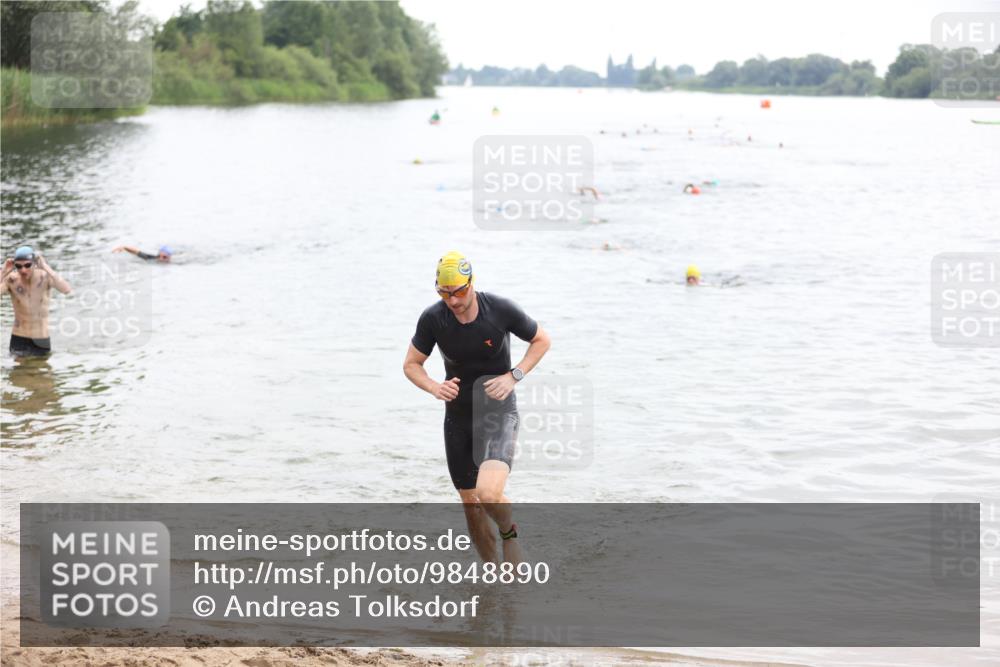 21.06.2026 - 29. Vierlanden-Triathlon Andreas Tolksdorf http://msf.ph/oto/9848890 21.06.2026 09:56:19 Schwimmen 308, 332, 354 meine-sportfotos.de