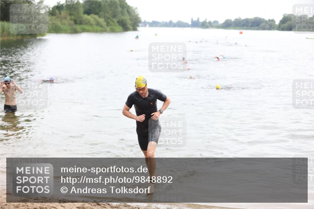 21.06.2026 - 29. Vierlanden-Triathlon Andreas Tolksdorf http://msf.ph/oto/9848892 21.06.2026 09:56:19 Schwimmen 308, 332, 354 meine-sportfotos.de