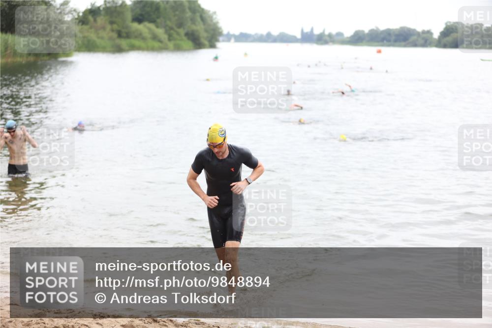 21.06.2026 - 29. Vierlanden-Triathlon Andreas Tolksdorf http://msf.ph/oto/9848894 21.06.2026 09:56:19 Schwimmen 308, 332, 354 meine-sportfotos.de