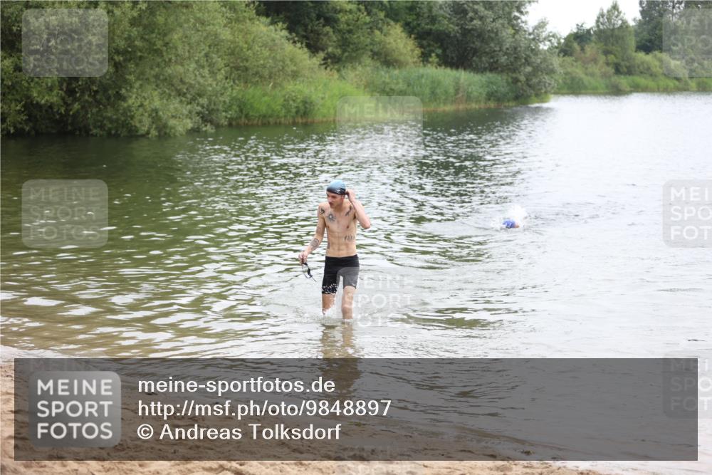 21.06.2026 - 29. Vierlanden-Triathlon Andreas Tolksdorf http://msf.ph/oto/9848897 21.06.2026 09:56:24 Schwimmen 306, 332, 354 meine-sportfotos.de