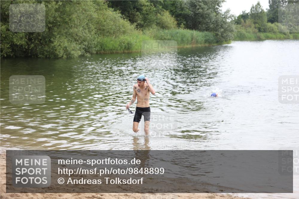 21.06.2026 - 29. Vierlanden-Triathlon Andreas Tolksdorf http://msf.ph/oto/9848899 21.06.2026 09:56:24 Schwimmen 306, 332, 354 meine-sportfotos.de