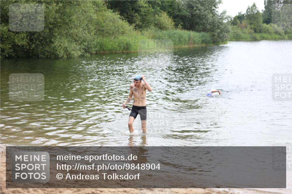 21.06.2026 - 29. Vierlanden-Triathlon Andreas Tolksdorf http://msf.ph/oto/9848904 21.06.2026 09:56:24 Schwimmen 306, 332, 354 meine-sportfotos.de