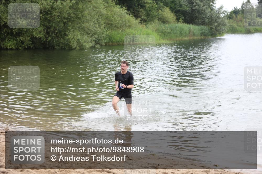 21.06.2026 - 29. Vierlanden-Triathlon Andreas Tolksdorf http://msf.ph/oto/9848908 21.06.2026 09:56:33 Schwimmen 306, 354, 361, 365 meine-sportfotos.de