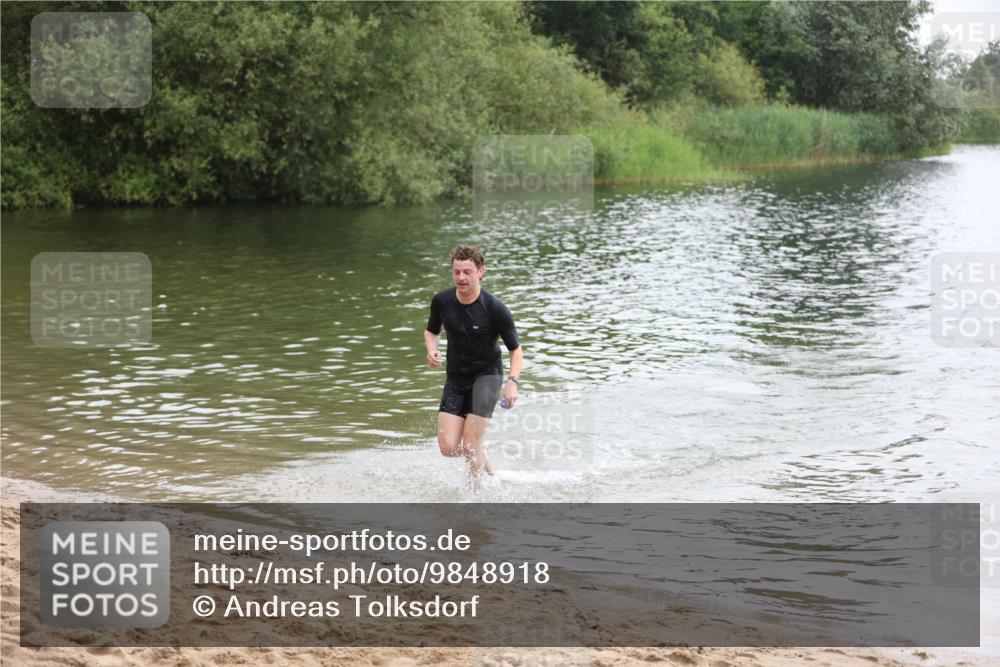 21.06.2026 - 29. Vierlanden-Triathlon Andreas Tolksdorf http://msf.ph/oto/9848918 21.06.2026 09:56:33 Schwimmen 306, 354, 361, 365 meine-sportfotos.de