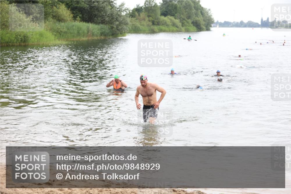 21.06.2026 - 29. Vierlanden-Triathlon Andreas Tolksdorf http://msf.ph/oto/9848929 21.06.2026 09:56:40 Schwimmen 317, 361, 365 meine-sportfotos.de