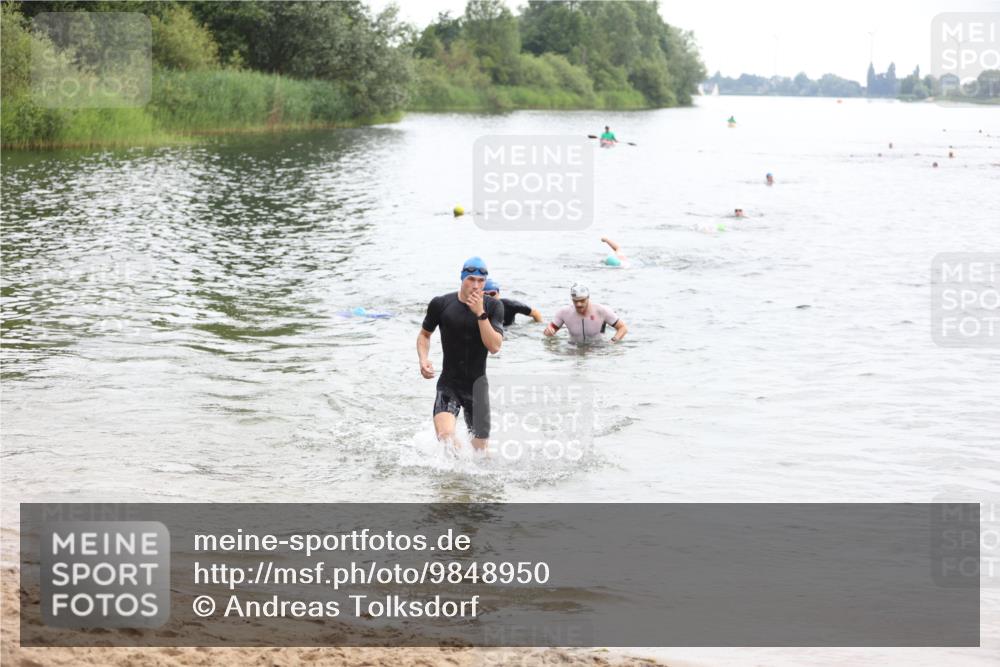 21.06.2026 - 29. Vierlanden-Triathlon Andreas Tolksdorf http://msf.ph/oto/9848950 21.06.2026 09:56:51 Schwimmen 307, 312, 317, 352 meine-sportfotos.de