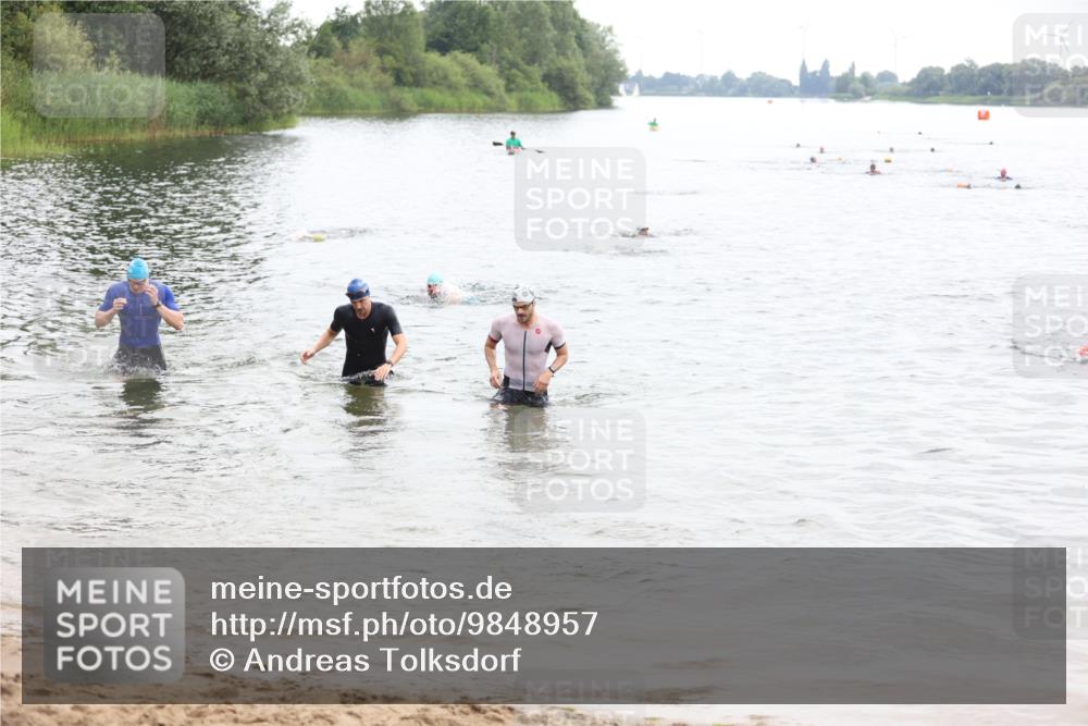 21.06.2026 - 29. Vierlanden-Triathlon Andreas Tolksdorf http://msf.ph/oto/9848957 21.06.2026 09:56:55 Schwimmen 307, 312, 352, 363 meine-sportfotos.de