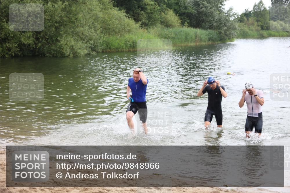 21.06.2026 - 29. Vierlanden-Triathlon Andreas Tolksdorf http://msf.ph/oto/9848966 21.06.2026 09:56:58 Schwimmen 307, 312, 326, 352, 363 meine-sportfotos.de