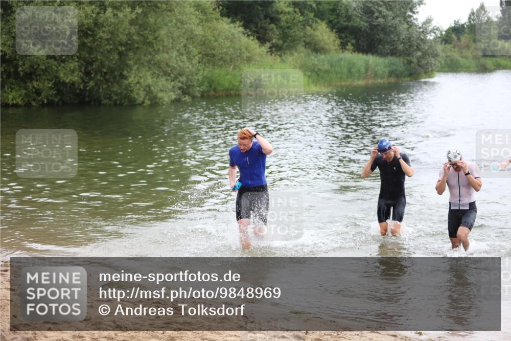 21.06.2026 - 29. Vierlanden-Triathlon Andreas Tolksdorf http://msf.ph/oto/9848969 21.06.2026 09:56:58 Schwimmen 307, 312, 326, 352, 363 meine-sportfotos.de